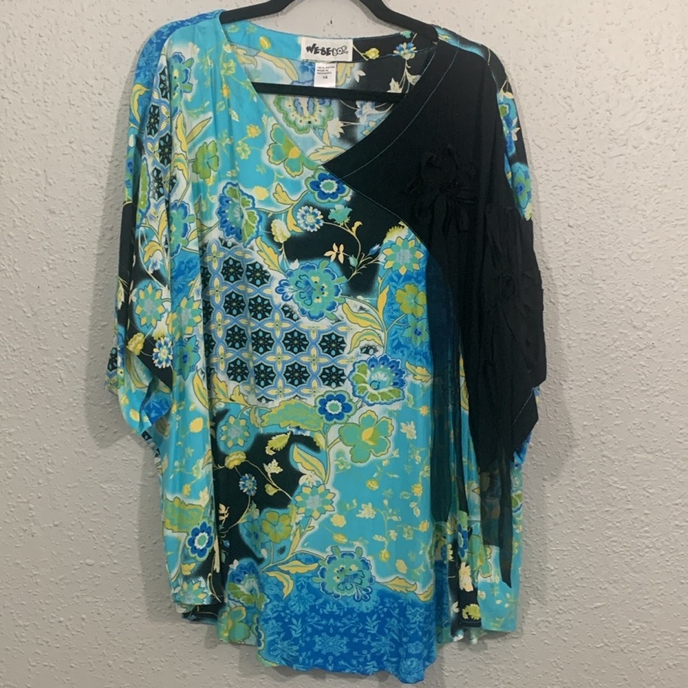 We Be Bop Pull Over V-Neck Tunic Style Blouse          size 1X